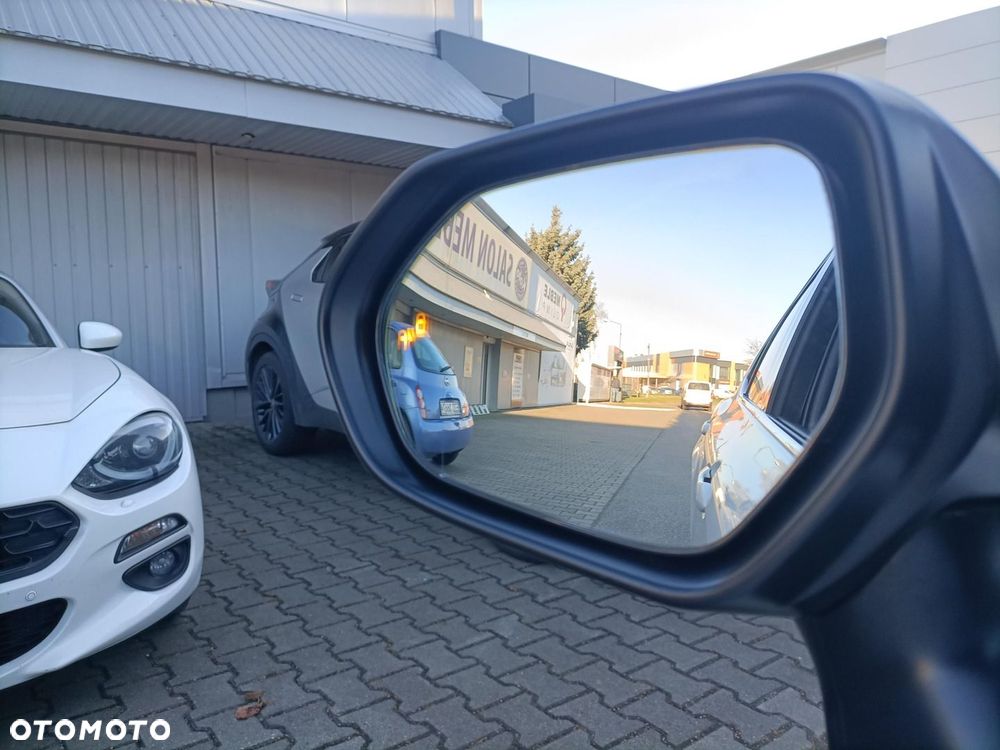 Toyota Camry 2.5 Hybrid Executive CVT - 17