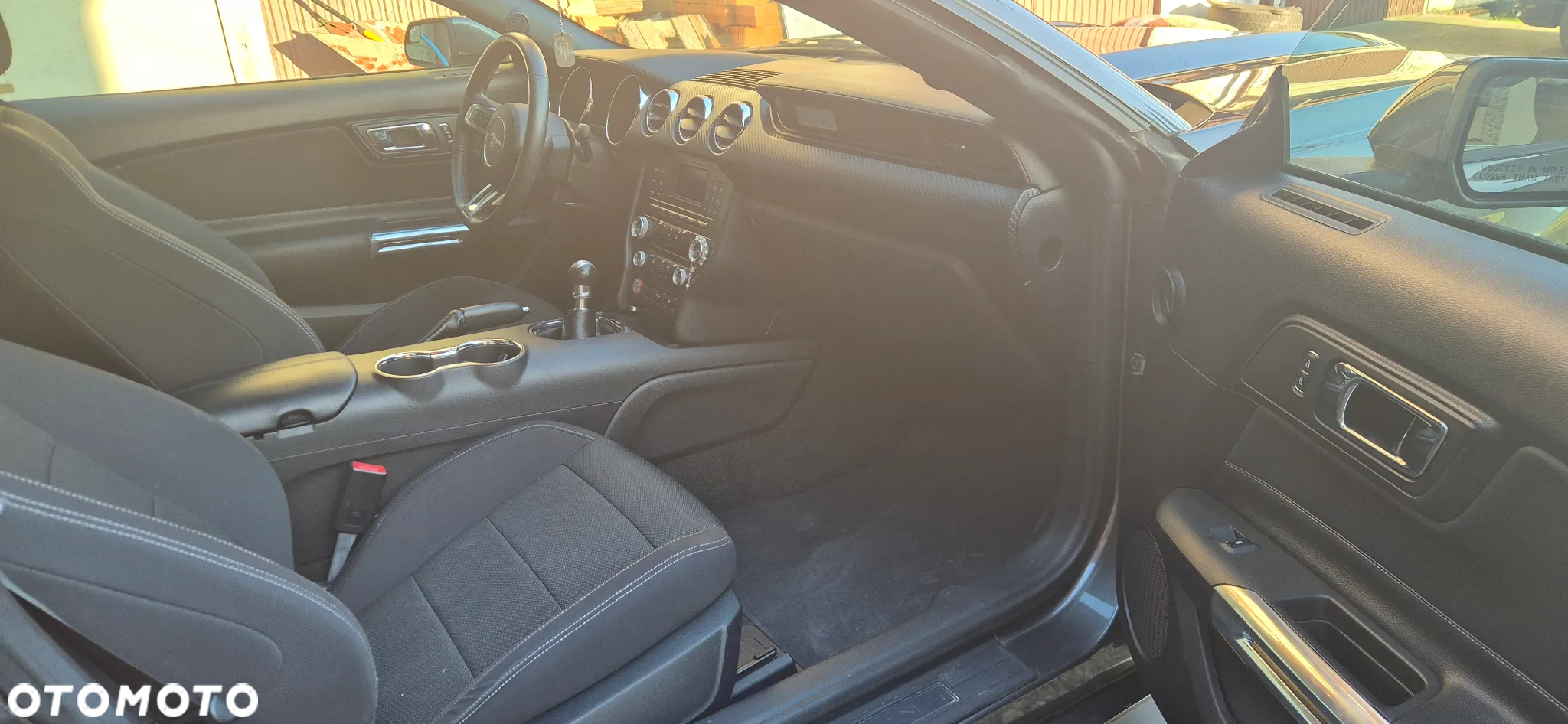 Ford Mustang - 6