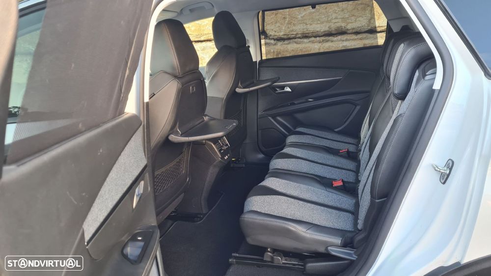Peugeot 5008 1.5 BlueHDi Allure EAT8 - 43