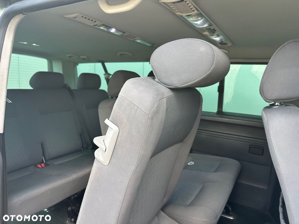 Volkswagen Caravelle - 7