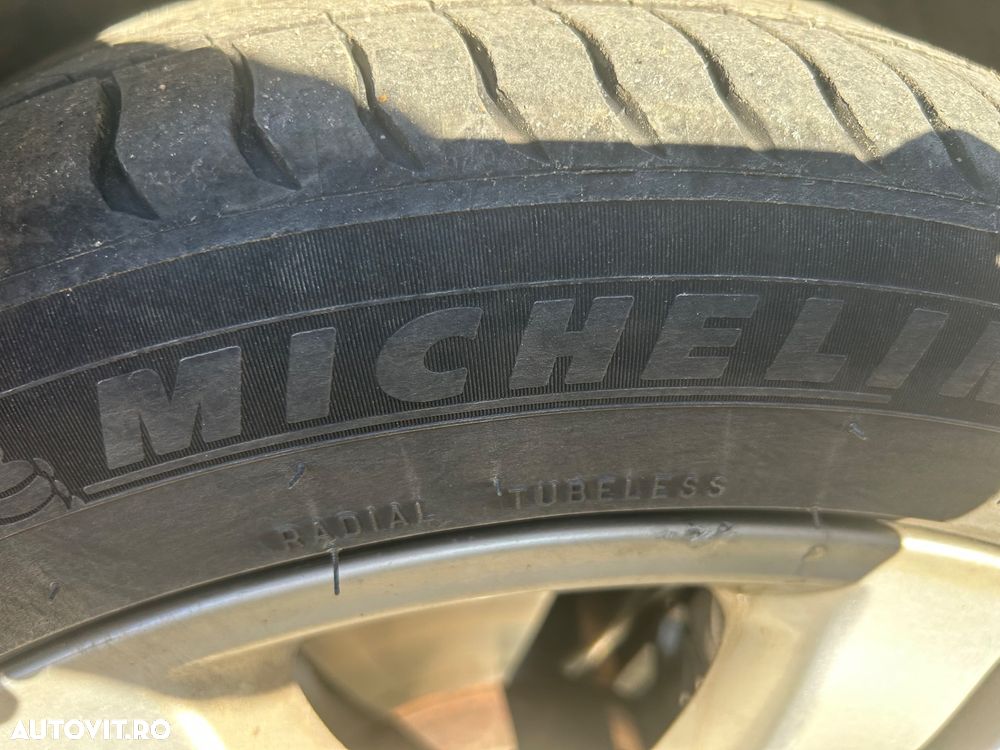 Volkswagen Jetta - 26