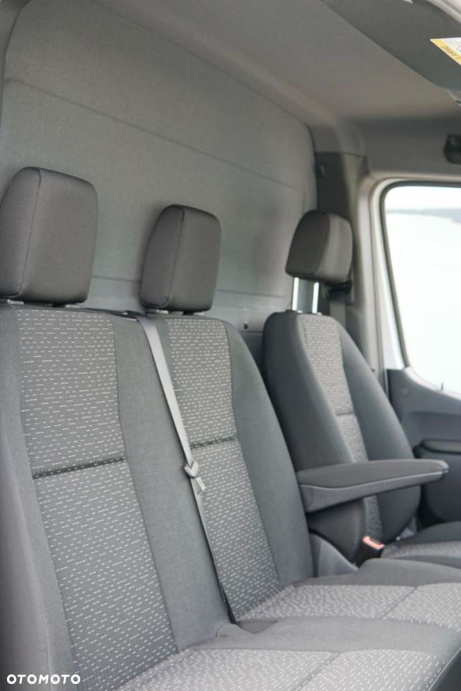 Mercedes-Benz Sprinter - 17