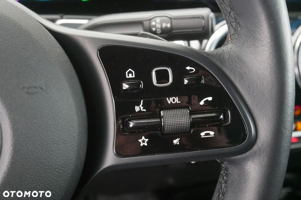 Mercedes-Benz GLB - 26