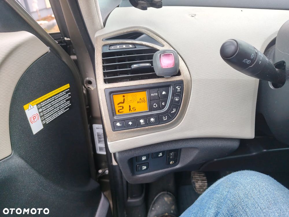 Citroën C4 Picasso - 15