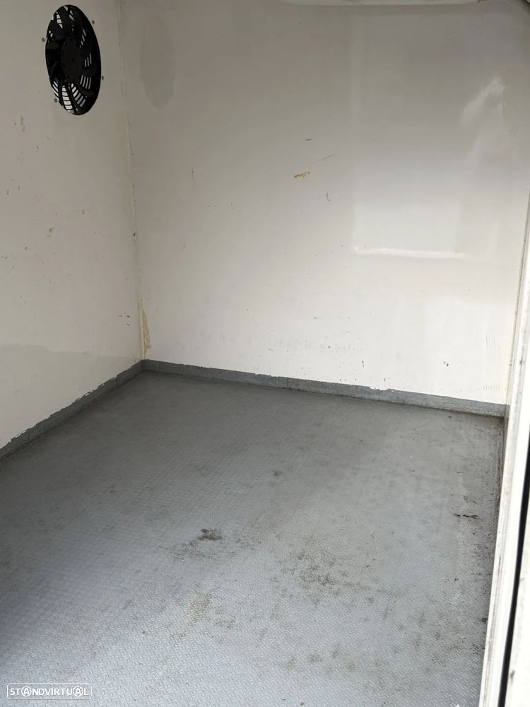 Mercedes-Benz VITO 114 CDI LONGA C/ MOTOR DE FRIO E CAIXA ISOTÉRMICA - 19