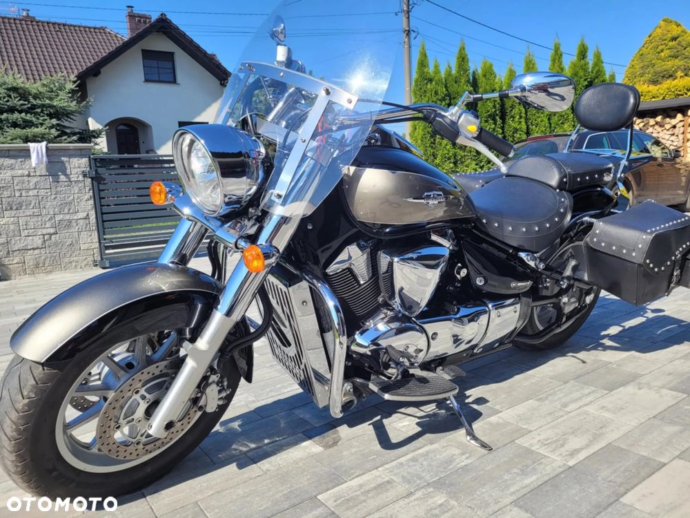Suzuki Intruder - 10