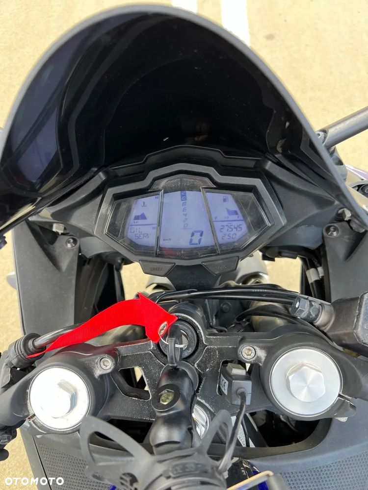 Yamaha YZF - 12