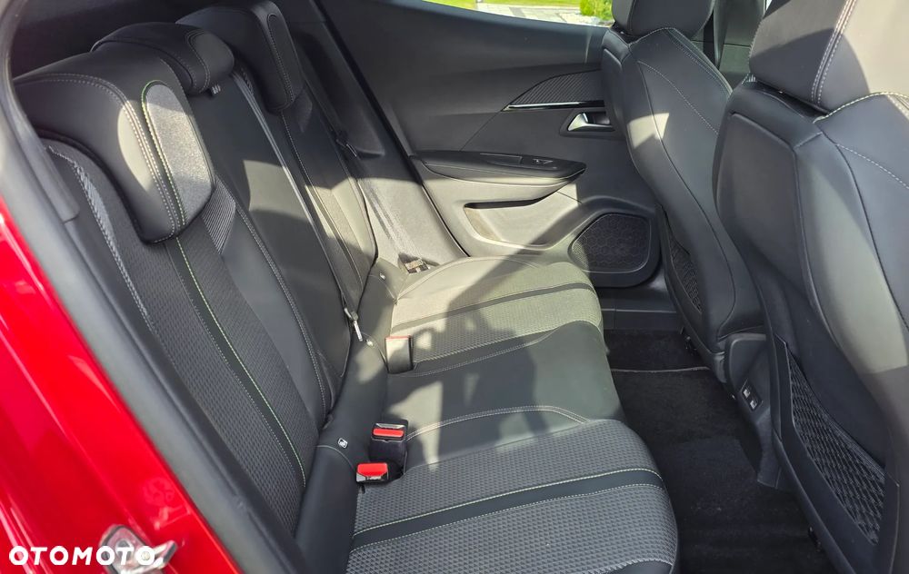 Peugeot 2008 1.5 BlueHDi GT S&S EAT8 - 27