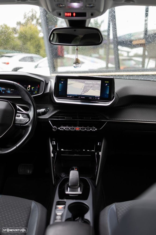 Peugeot e-2008 Allure - 10