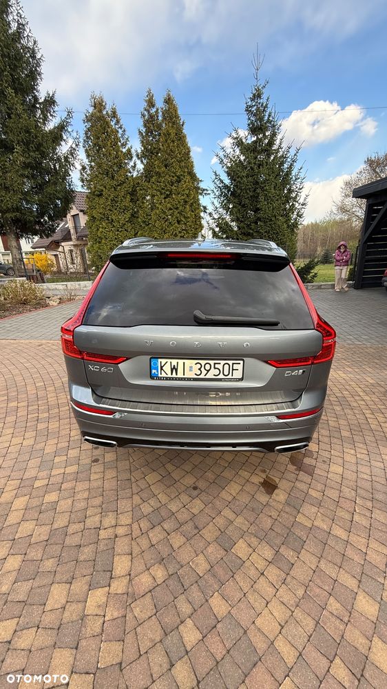 Volvo XC 60 D4 AWD R-Design - 4