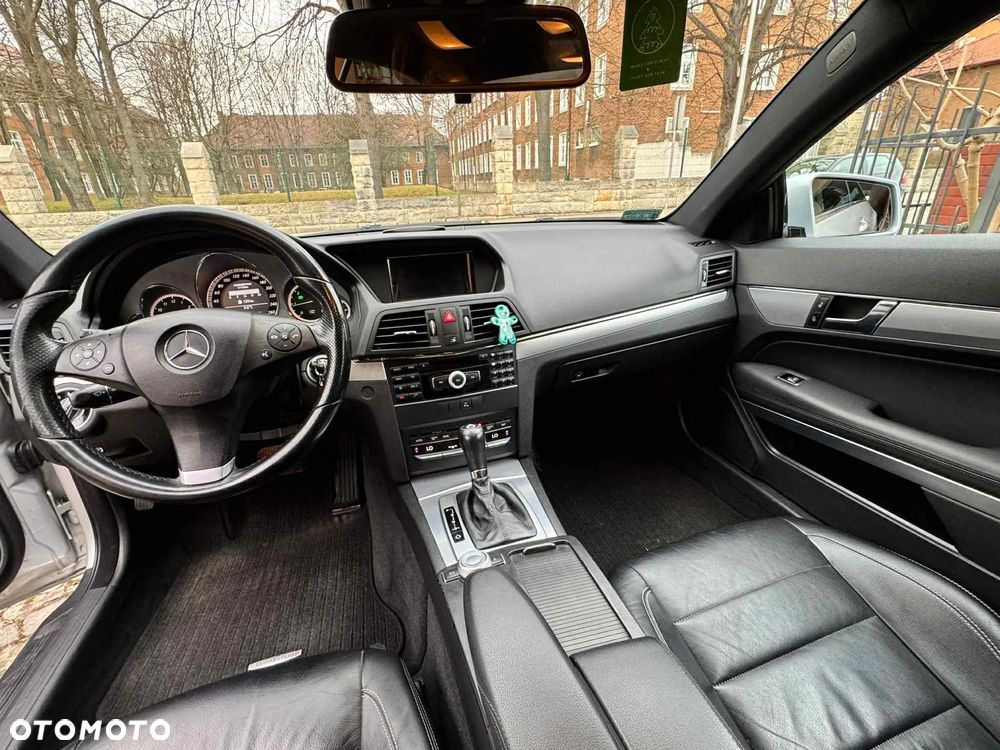 Mercedes-Benz Klasa E 220 CDI DPF Coupe BlueEFFICIENCY 7G-TRONIC Avantgarde - 14