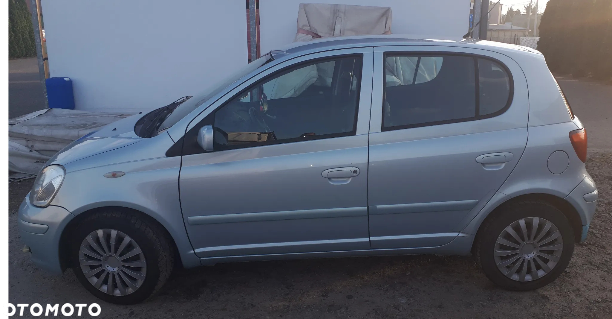 Toyota Yaris 1.3 - 7