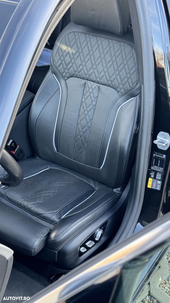 BMW Seria 5 530e Aut. Luxury Line - 31