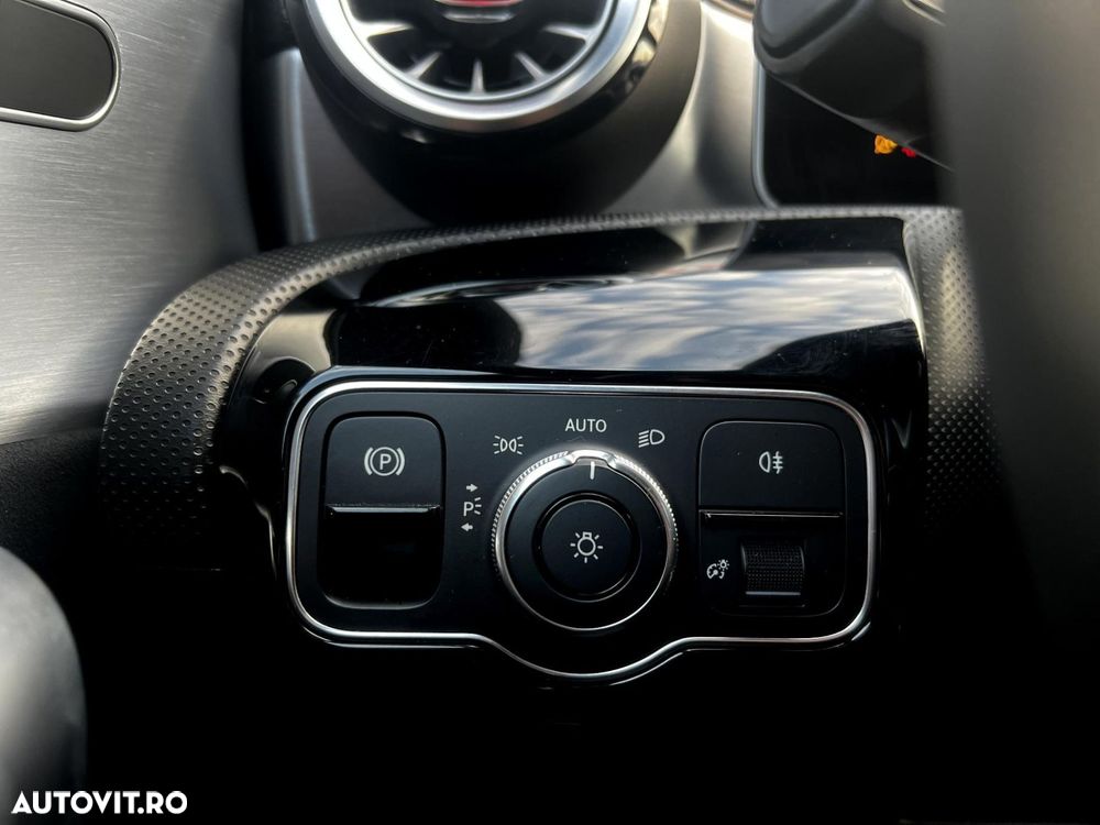 Mercedes-Benz CLA 180 d 7G-DCT - 17