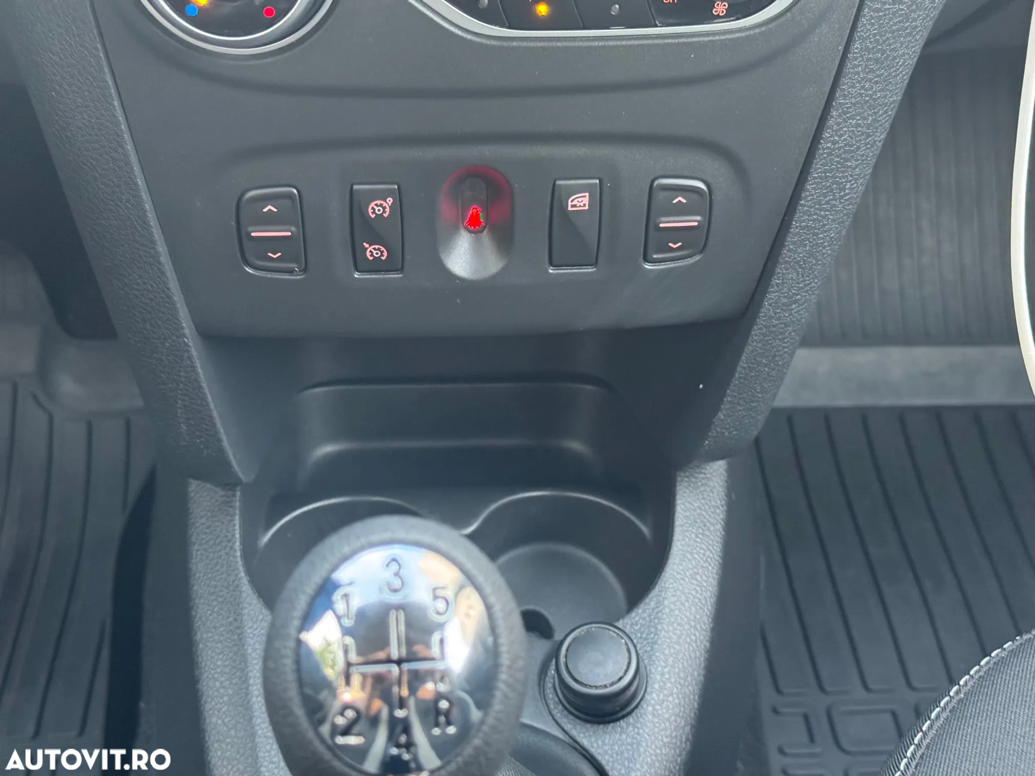 Dacia Logan Stepway 0.9 TCe - 11