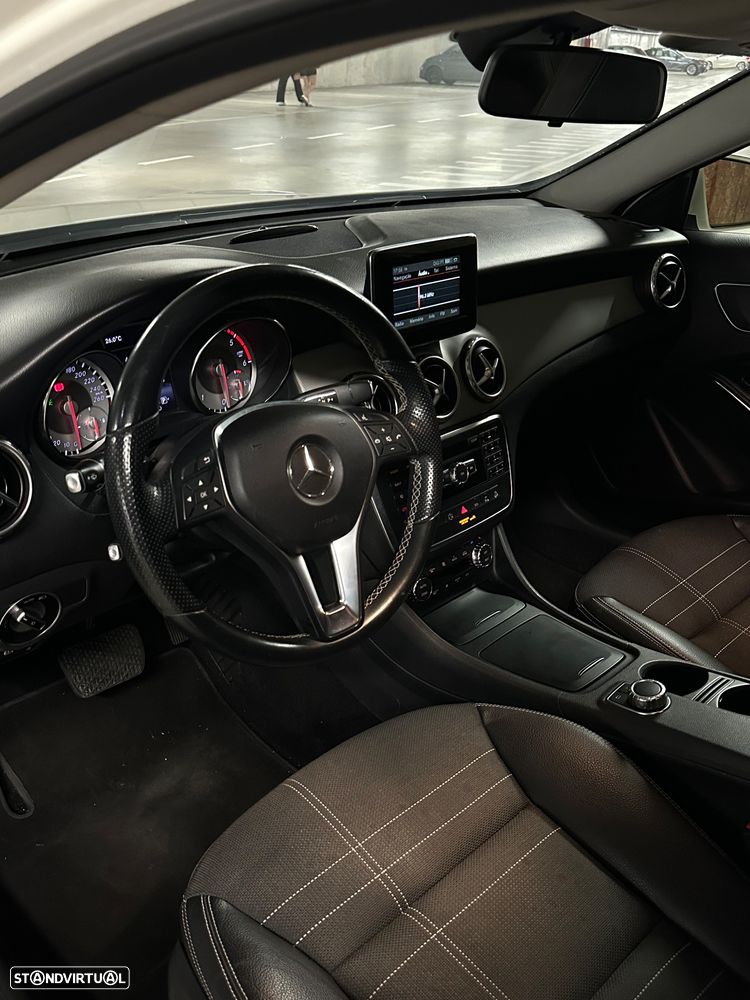 Mercedes-Benz GLA 220 - 14