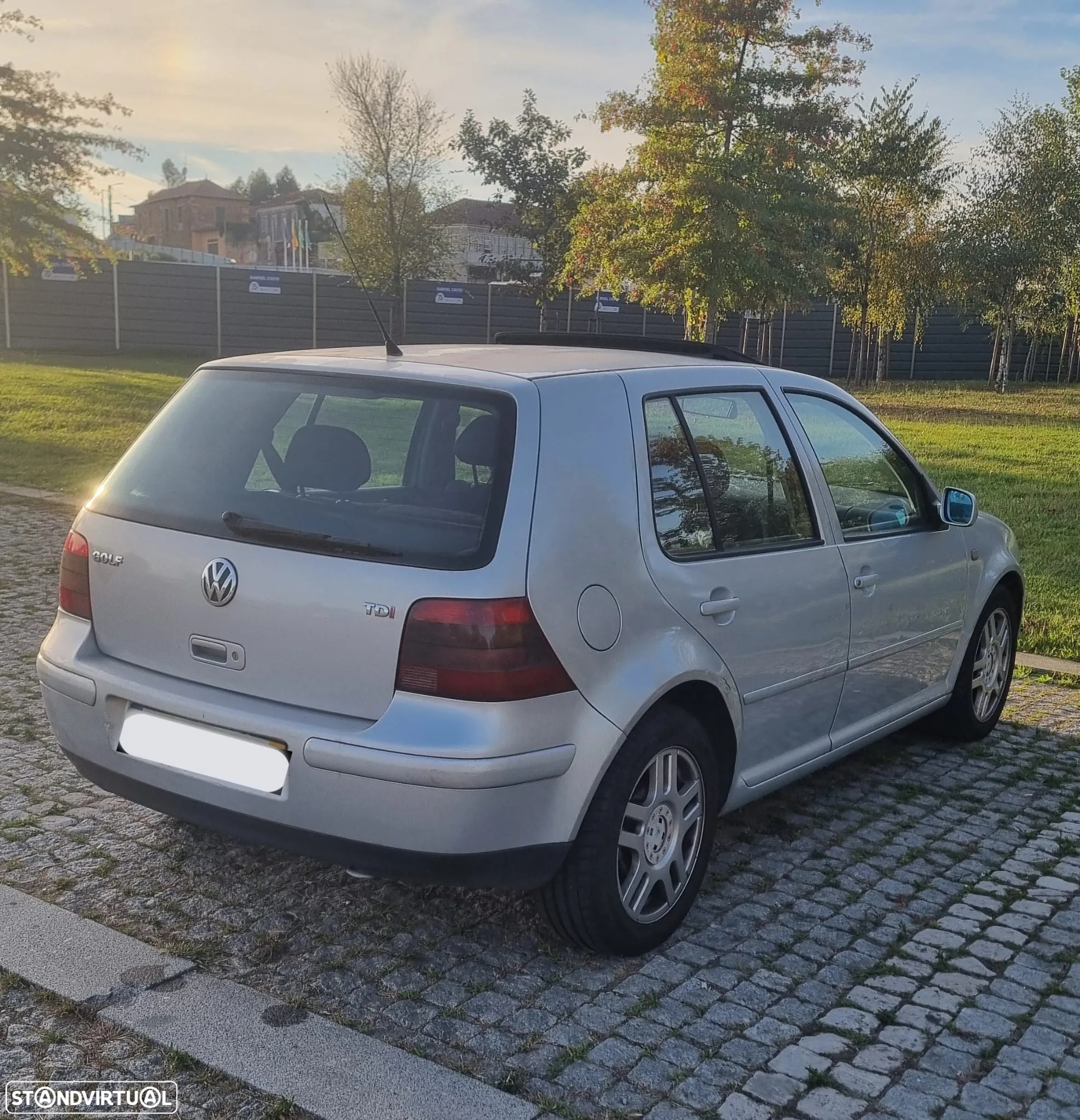 VW Golf 1.9 TDi Highline - 4