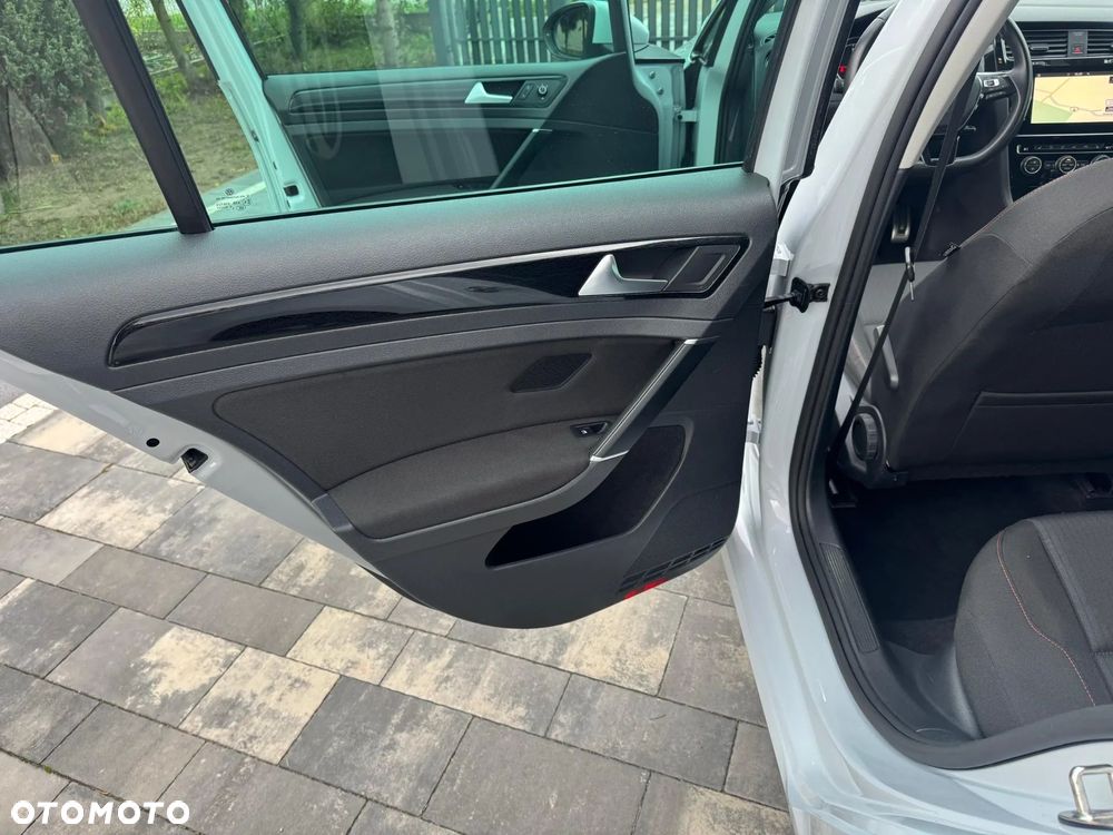 Volkswagen Golf 1.6 TDI SCR DSG Comfortline - 20