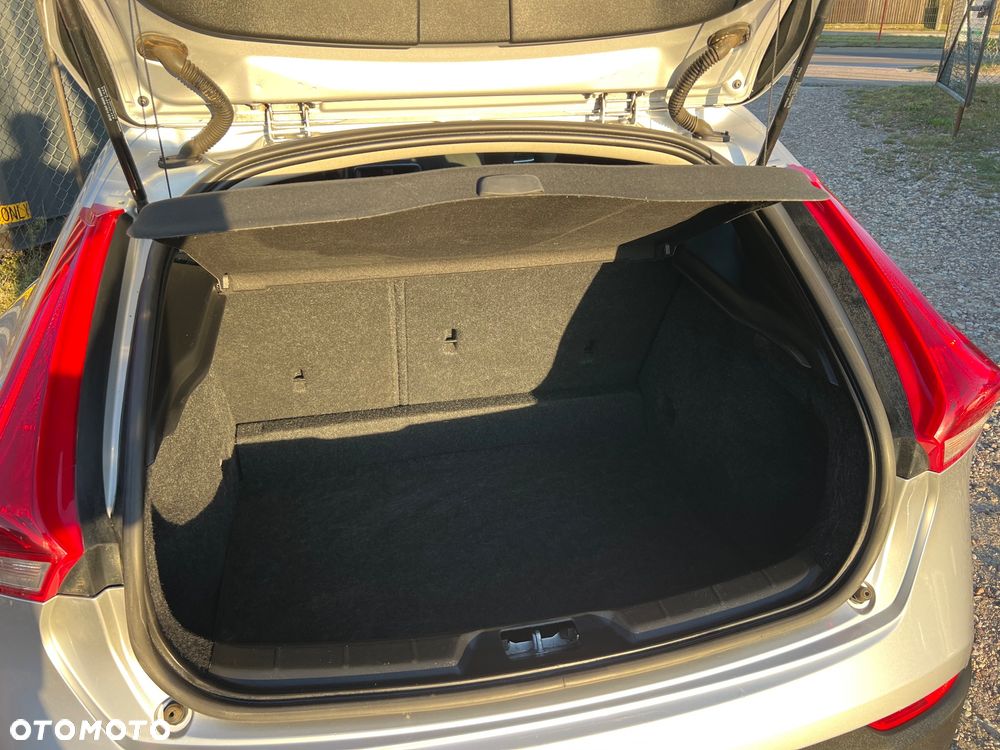 Volvo V40 Cross Country D2 Momentum - 35