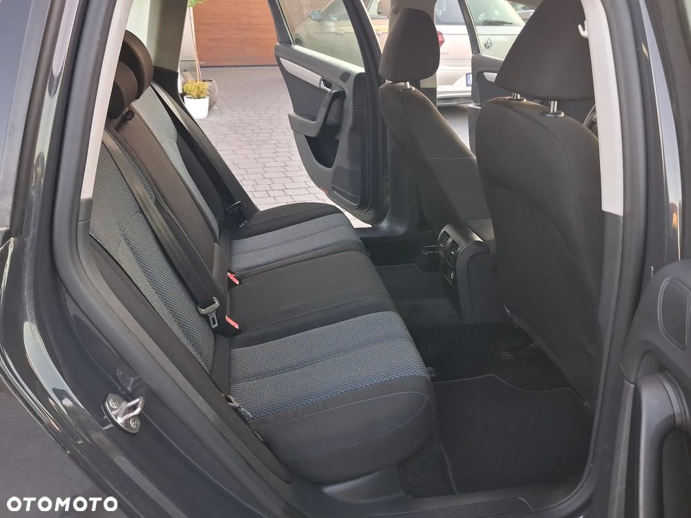 Volkswagen Passat 1.6 TDI BlueMotion - 10