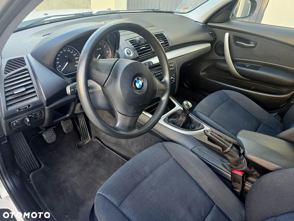 BMW Seria 1 116i - 15