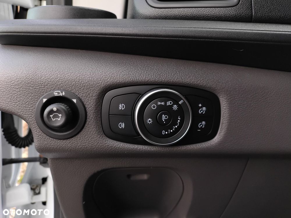 Ford Transit - 28