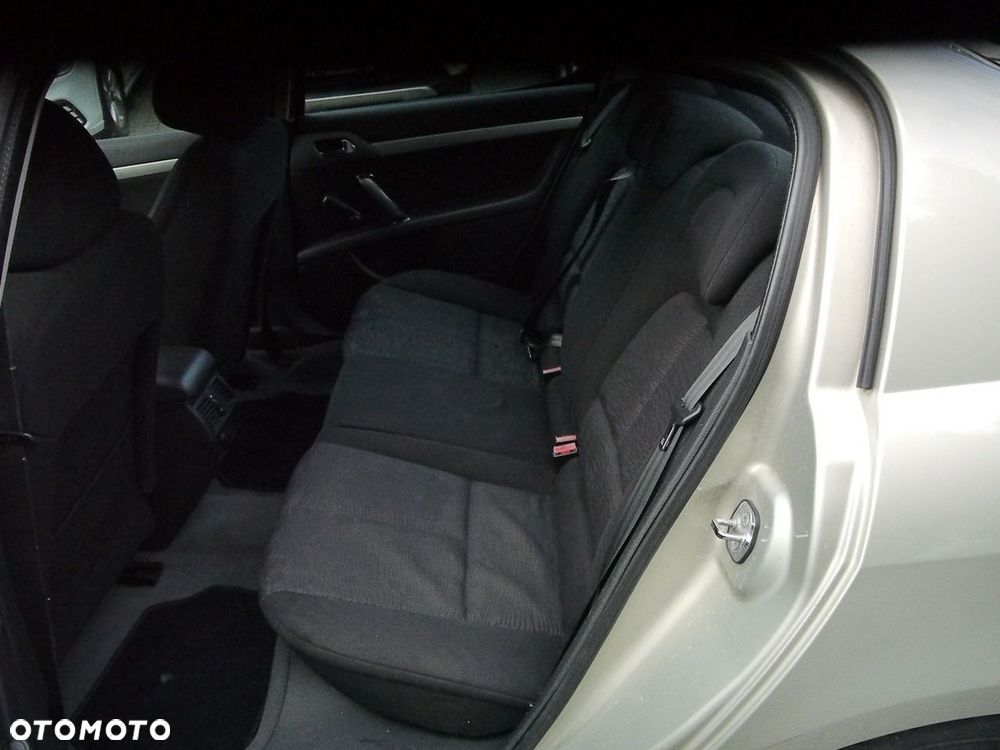 Peugeot 407 - 24