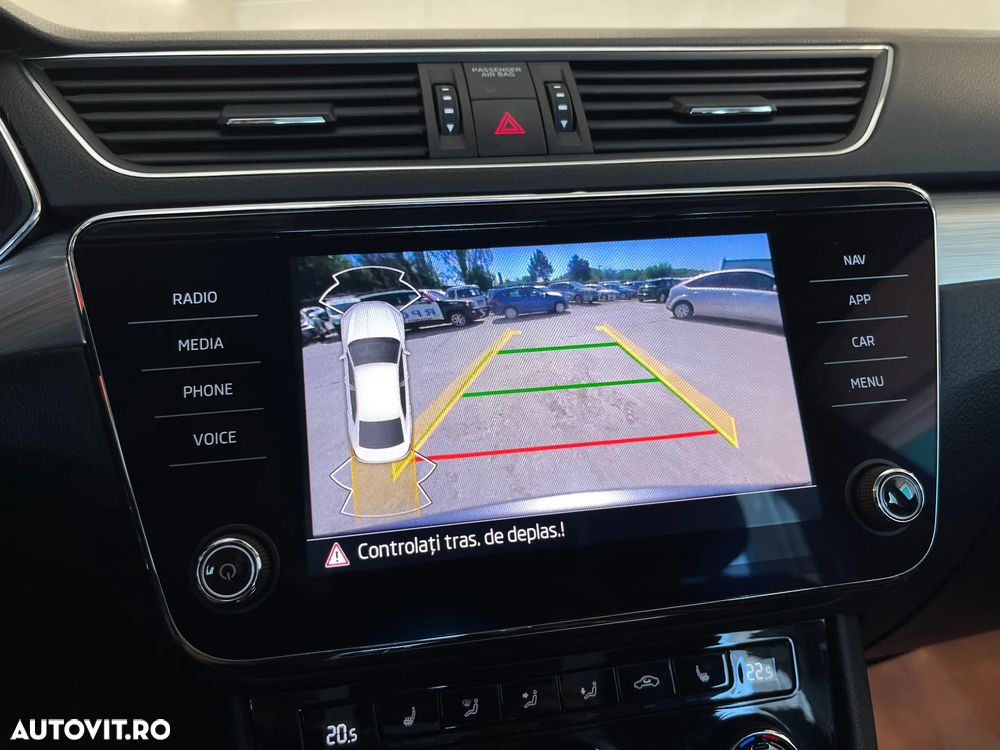 Skoda Superb 2.0 TDI DSG Ambition - 14