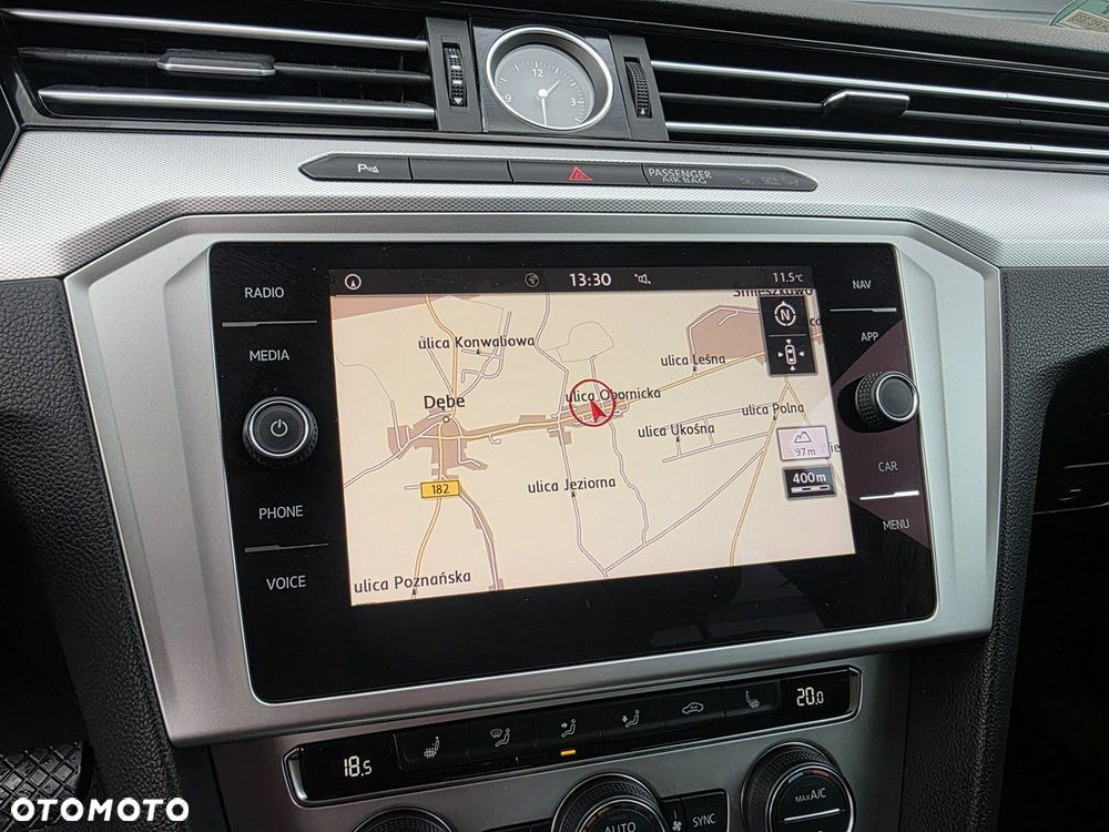 Volkswagen Passat - 16