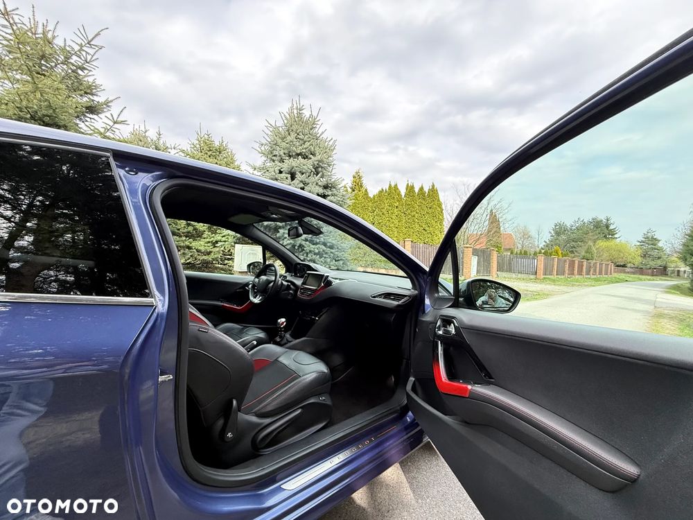 Peugeot 208 GTI 200 THP - 24