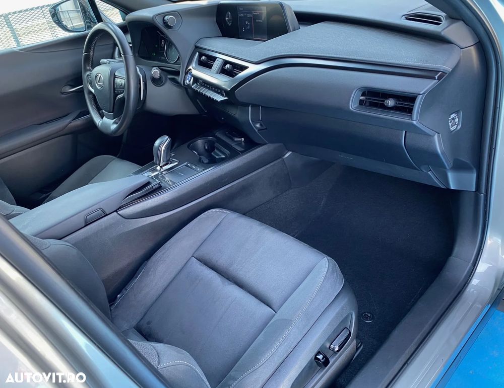 Lexus UX 300e Business - 15