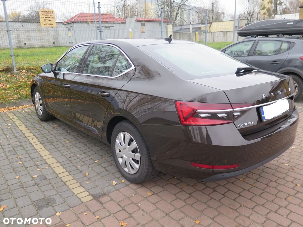 Skoda Superb 2.0 TDI Ambition - 4