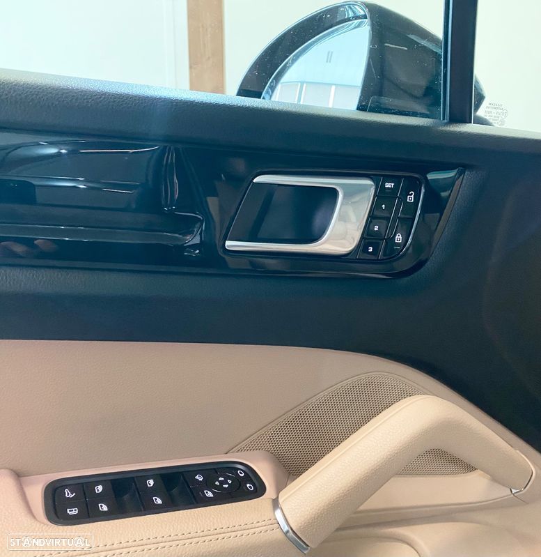 Porsche Cayenne Coupé E-Hybrid - 10