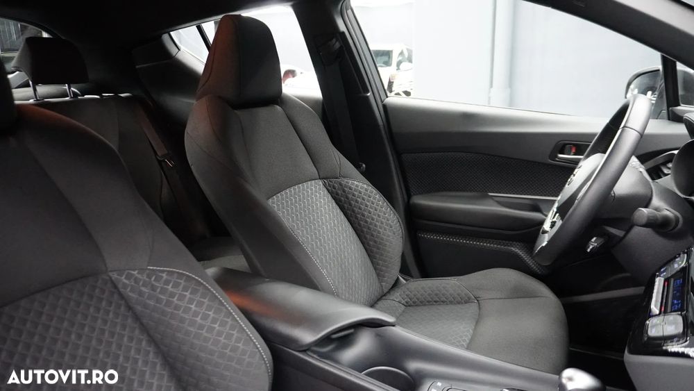 Toyota C-HR Hybrid Business-Edition - 29