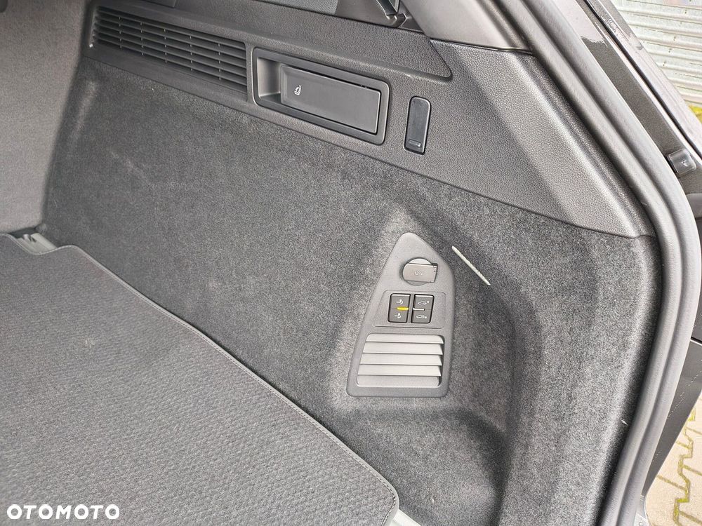 Volkswagen Touareg 3.0 V6 TDI 4Motion R-Line - 19