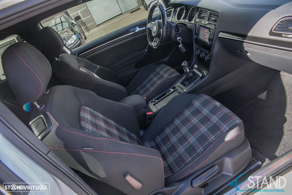 VW Golf 2.0 TSi GTi Performance - 16
