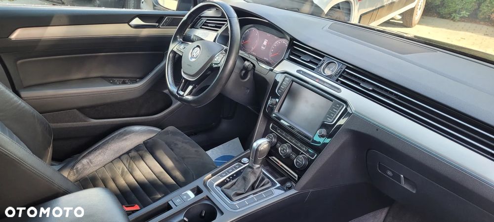 Volkswagen Passat 2.0 TDI Bi-Turbo BMT 4Mot Highline DSG - 14