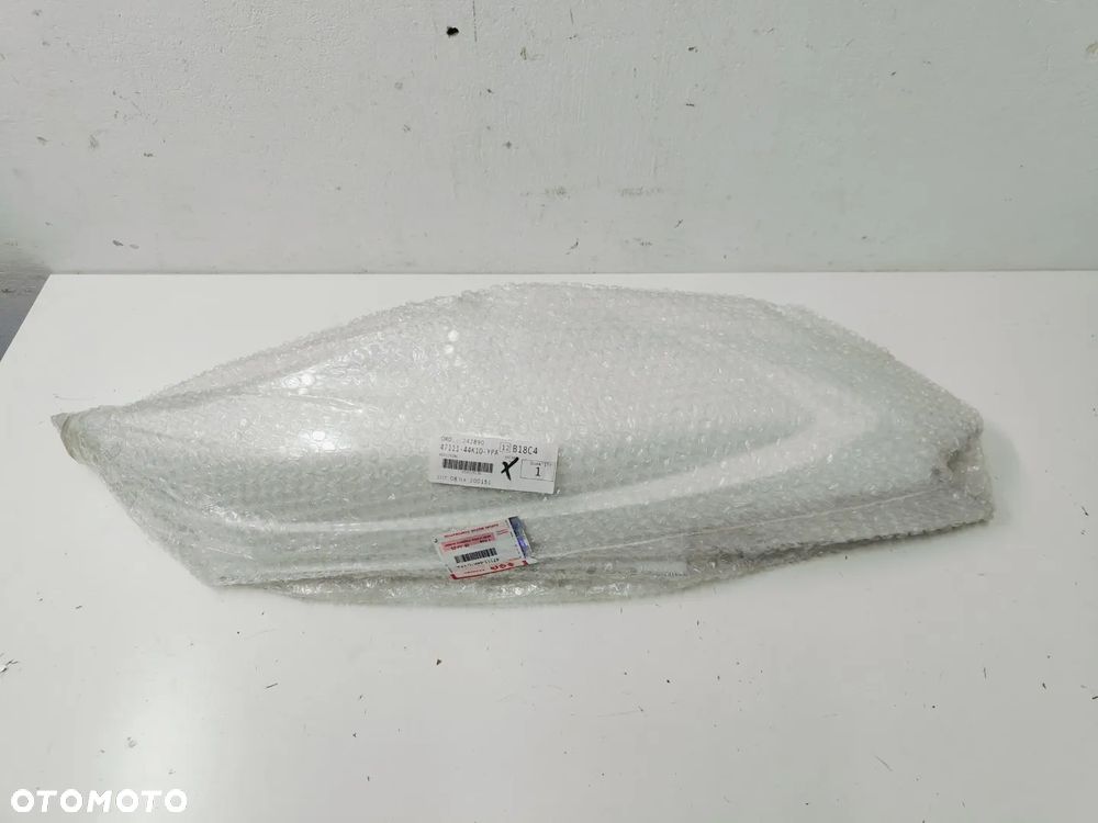 Owiewka prawa tył  Suzuki Burgman 125 street - 1