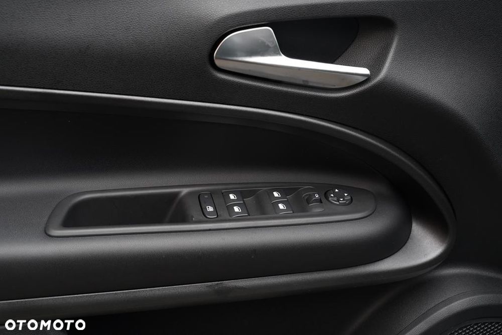 Jeep Avenger 1.2 T3 mHEV Altitude FWD eDCT6 - 12