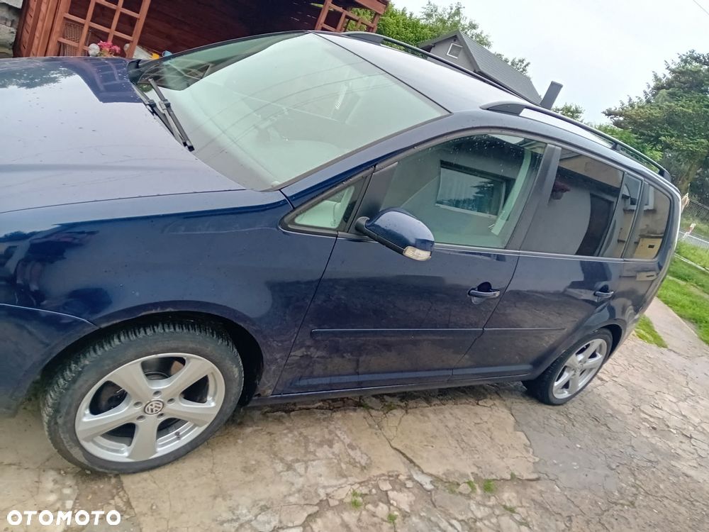 Volkswagen Touran 2.0 TDI Highline - 5