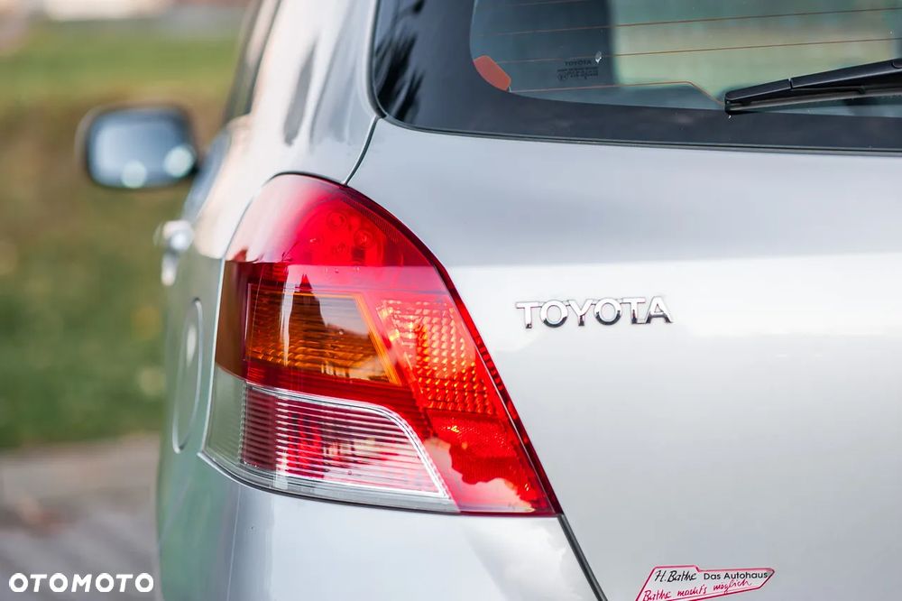 Toyota Yaris - 25