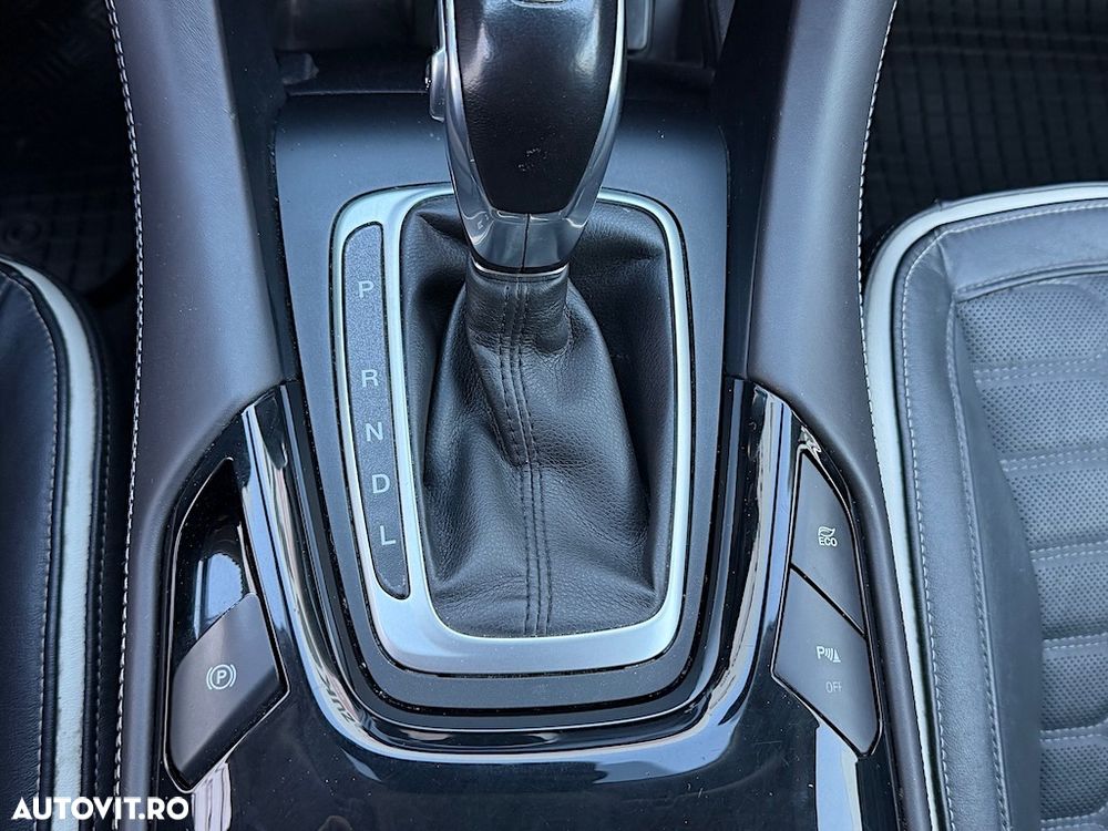 Ford Mondeo 2.0 HEV Vignale - 11