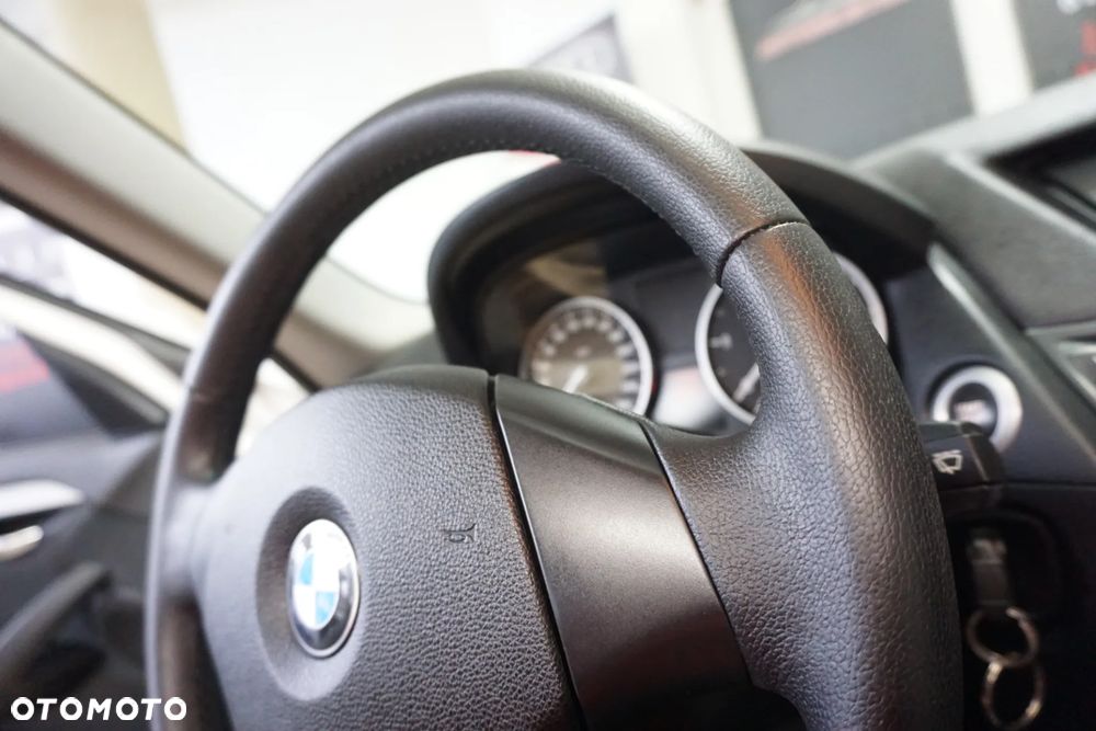 BMW X1 sDrive16d xLine - 24