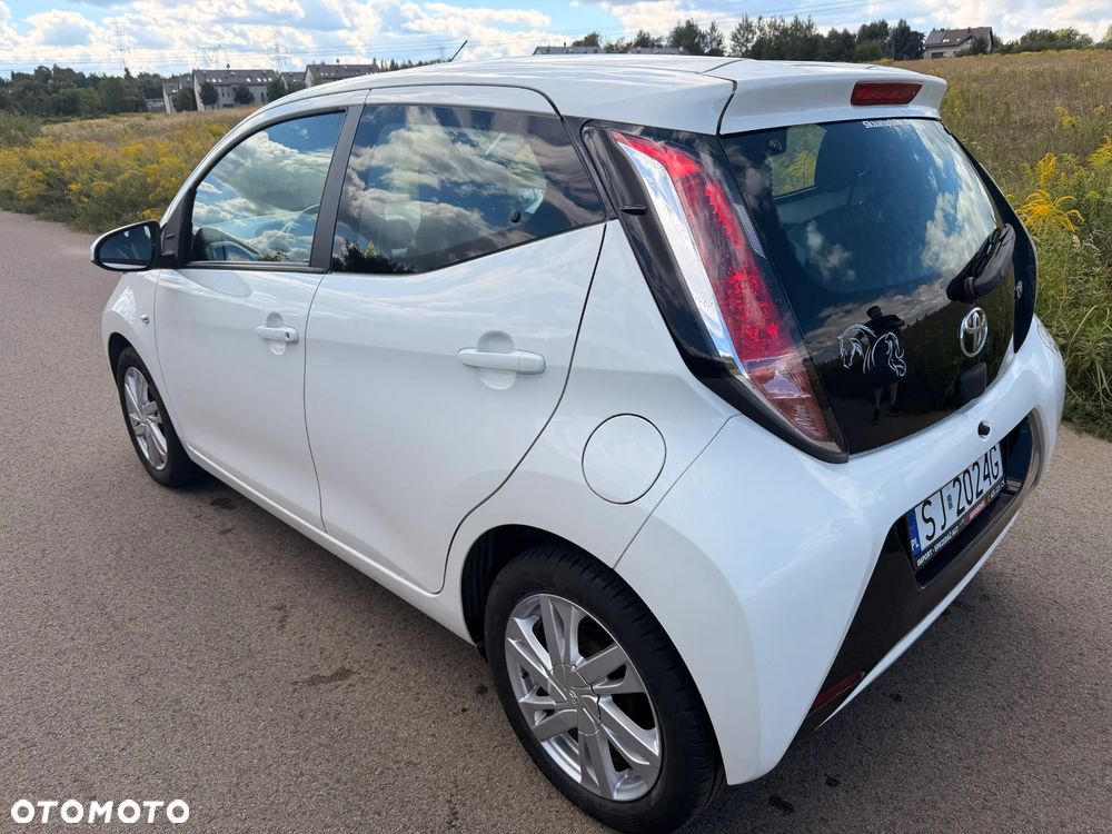 Toyota Aygo x-clusiv - 9