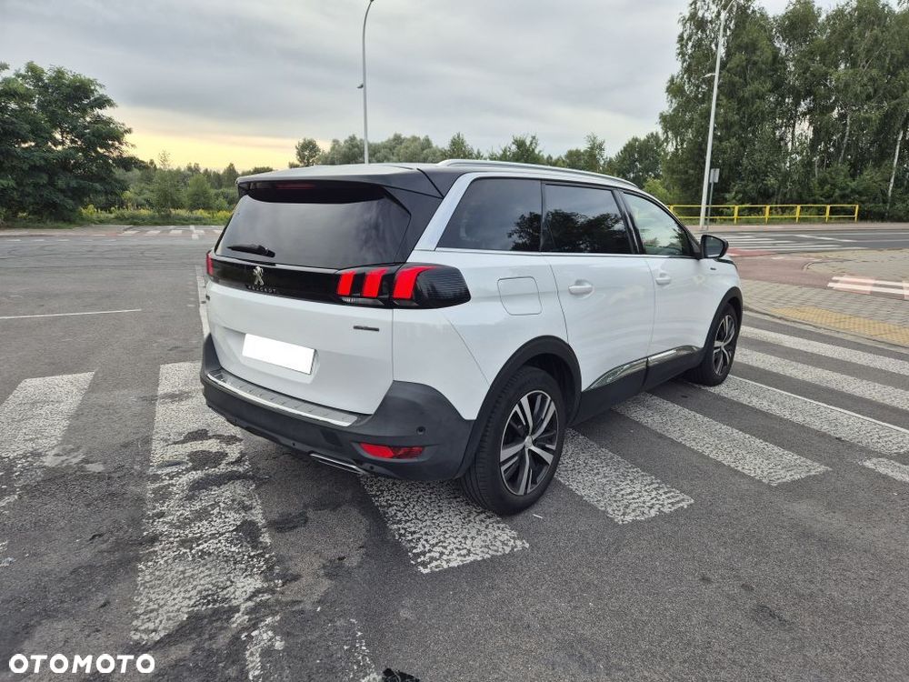 Peugeot 5008 - 8