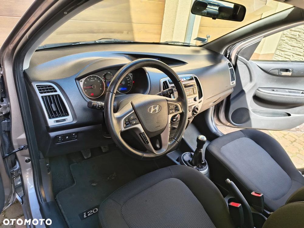Hyundai i20 - 11
