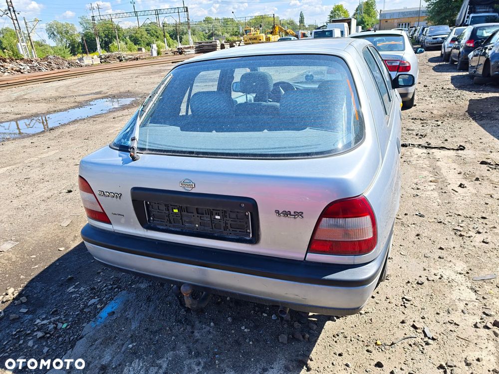Zderzak maska drzwi części Nissan Sunny N14 1.4 - 4