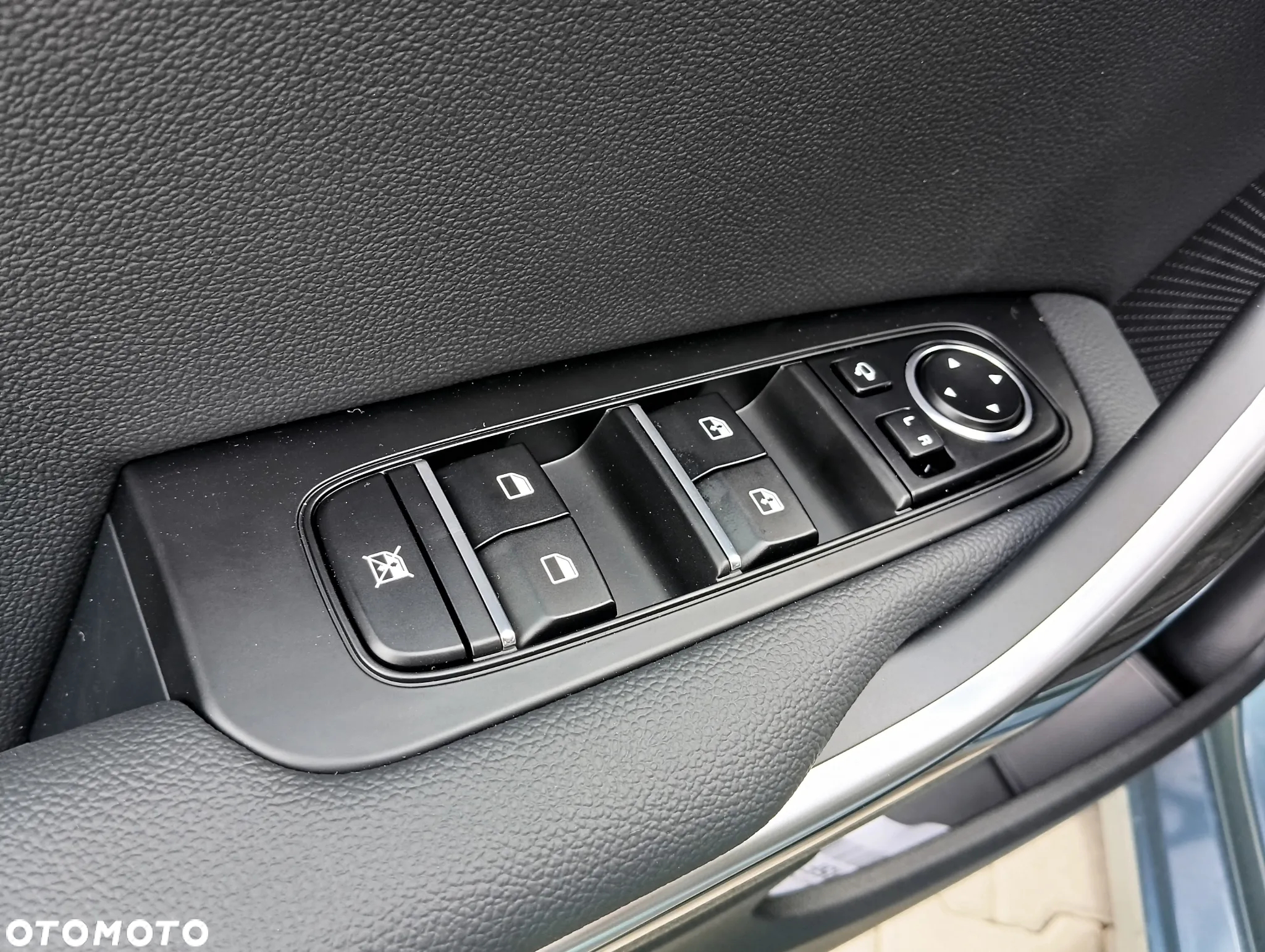 Kia Ceed - 11