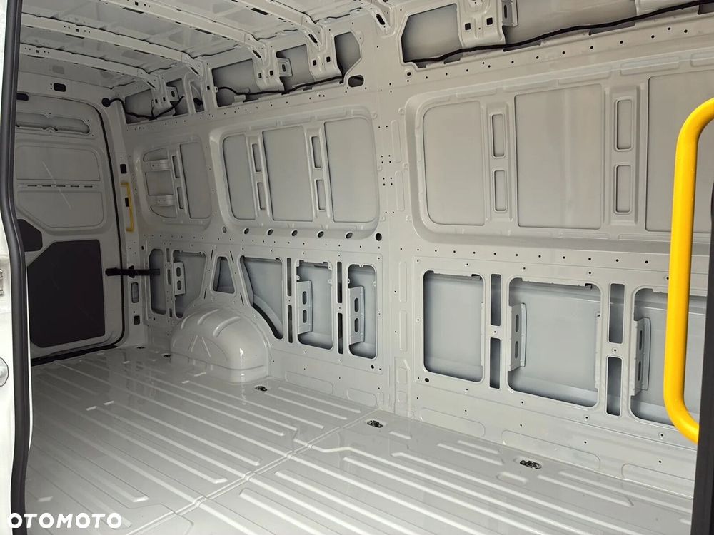 Volkswagen Crafter 35 Furgon L4H3, 2.0BiTDI 177KM, 4490mm, Wysoki dach - 12