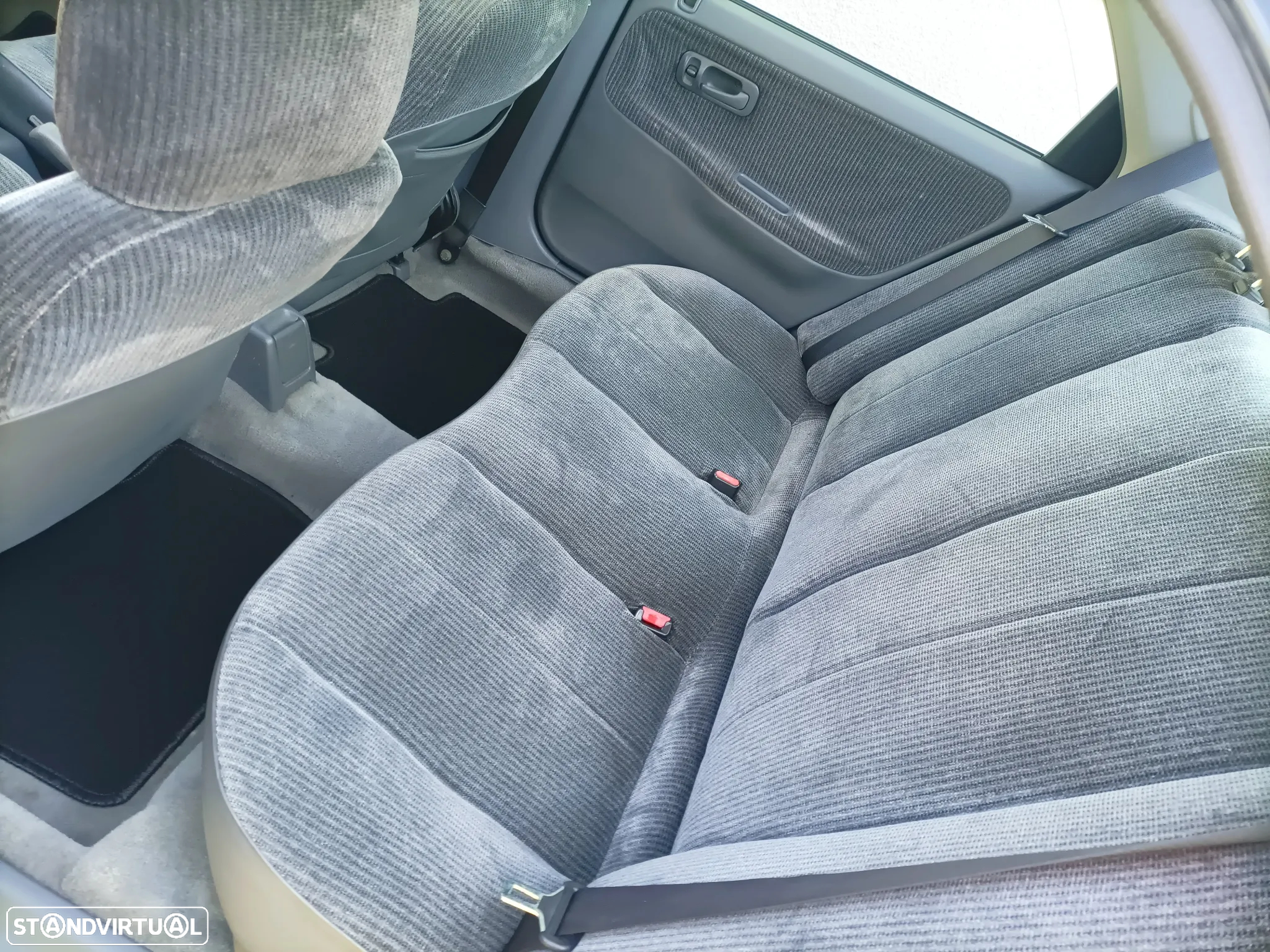 Honda Civic 1.5 LSi 16 V - 8